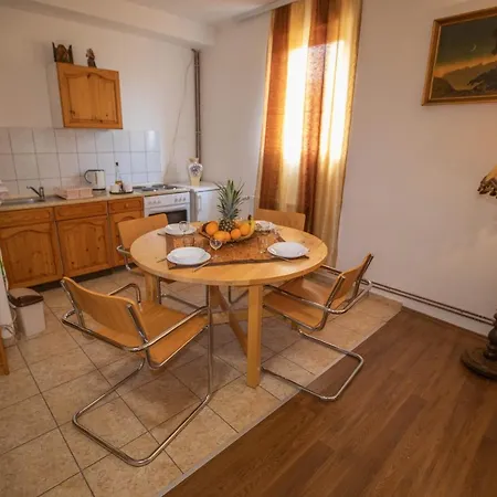 Lazic Apartment *